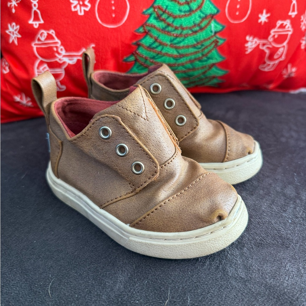 Toms Shoes
